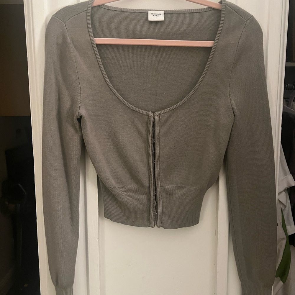 Scoop neck cardigan